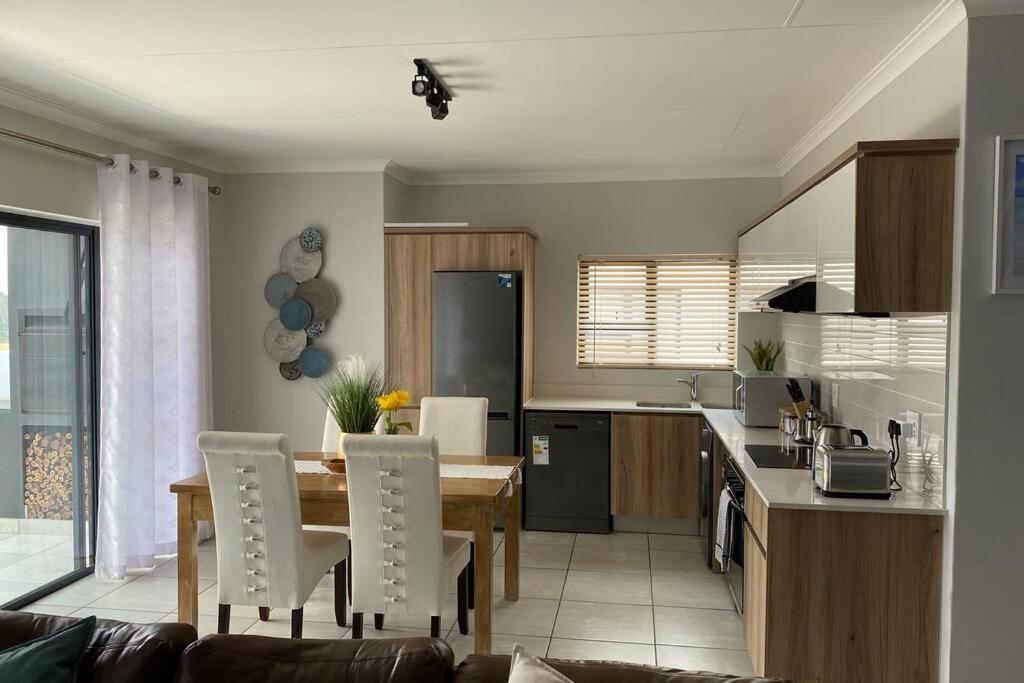 Penthouse 172 At The Blyde Crystal Lagoon Apartment Pretoria Ngoại thất bức ảnh